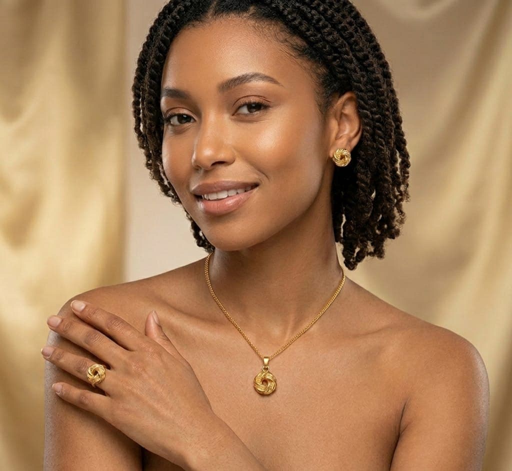 The Nefertiti Knot Trio
